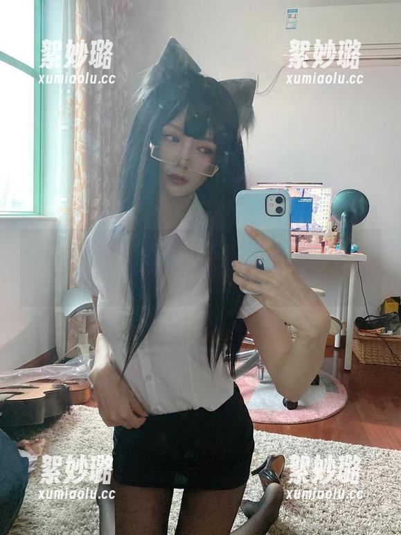 51酱 51酱卷起来了!在线高清黑婚纱,看得我心里绷紧了