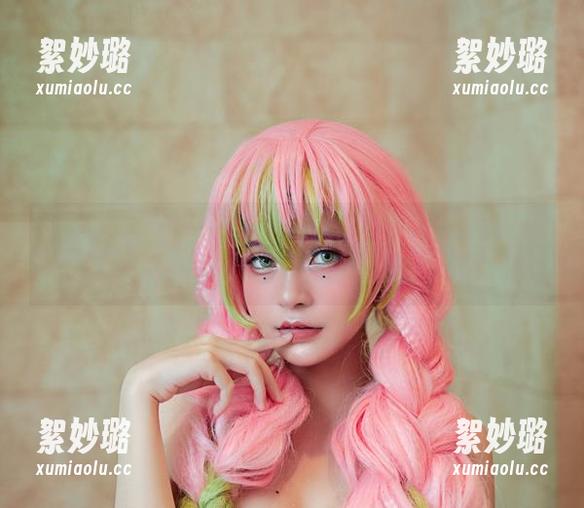 Azami 肌肉?不需要!看Azami的体操服美图更新,都是身材和没有锻炼的替代品。