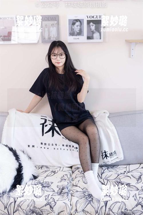 BoBoSocks袜啵啵-稚予 BoBoSocks袜啵啵 - 拉开时间的缝隙,看稚予的肉丝(微加固款)在原图图集中渐变