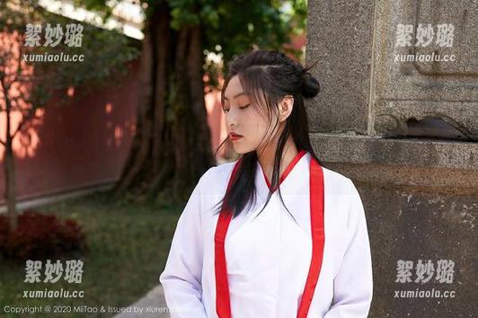 MiiTao蜜桃社 - 只需一键，许思铭的免费自拍图集立刻送到你面前！