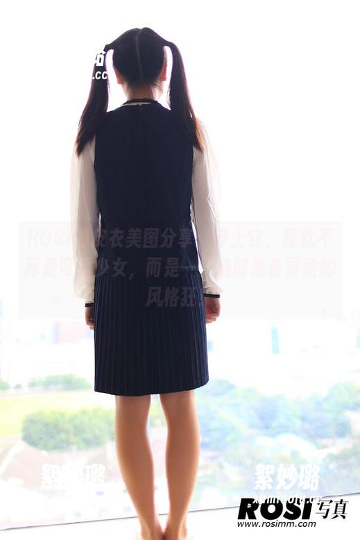ROSI的皮衣美图分享：穿上它，我就不再是可爱少女，而是一只随时准备冒险的风格狂！