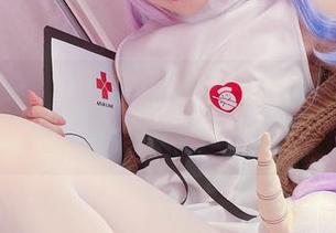 SayoMomo的奶牛装性感版，图包里装满了意外与惊喜。