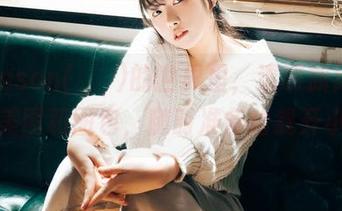 在Sonson(손손)的世界里，透明旗袍女孩化身美图和图包，随时准备给我开小灶！