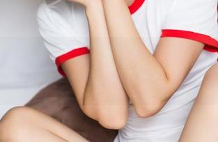 TouTiao头条女神 - 苏可可W在死库水中畅游：我的新图片合集，不怕湿身哦！