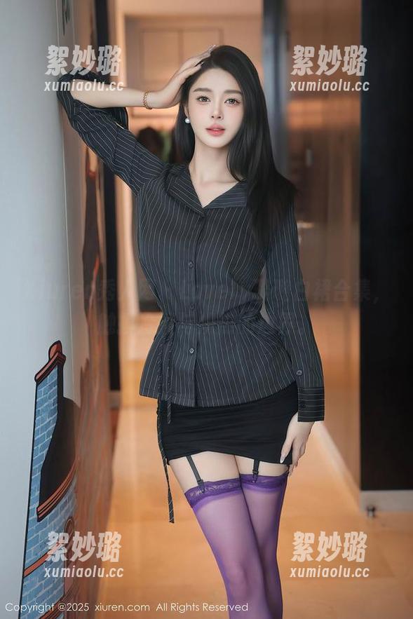 Xiuren秀人网-Lovely璐璐 Xiuren秀人网 - Lovely璐璐白裙合集,触摸冷淡与炽热的边界。