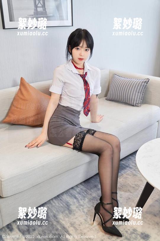 Xiuren秀人网 - “sibyl是女巫清纯”这组作品，你有没有意识到那种模糊的诱惑？怎么看都像跟我眨眼。