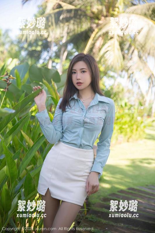 Xiuren秀人网 - 让水花四溅：乔一一的泳池高清写真，谁能拒绝呢？