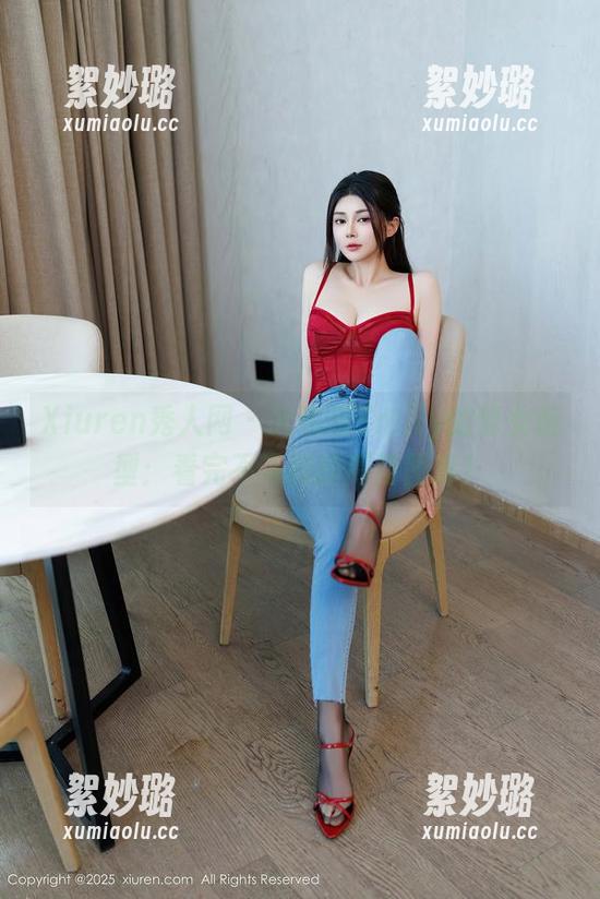 Xiuren秀人网-大琪琪Emily Xiuren秀人网 - 大琪琪Emily的修女造型:看完不带跑的高清图库!