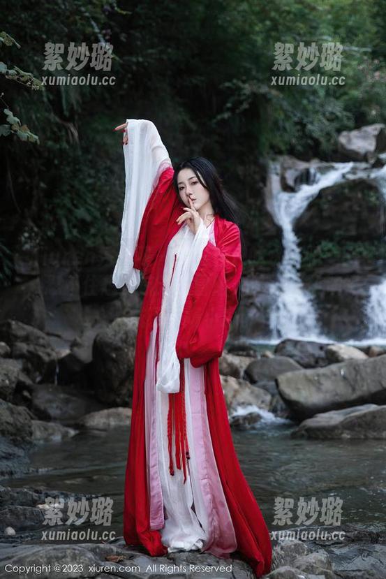 Xiuren秀人网 - 看李若汐的水手服美图，忍不住想到航海的冒险，脑海里却演绎成了一场小剧。