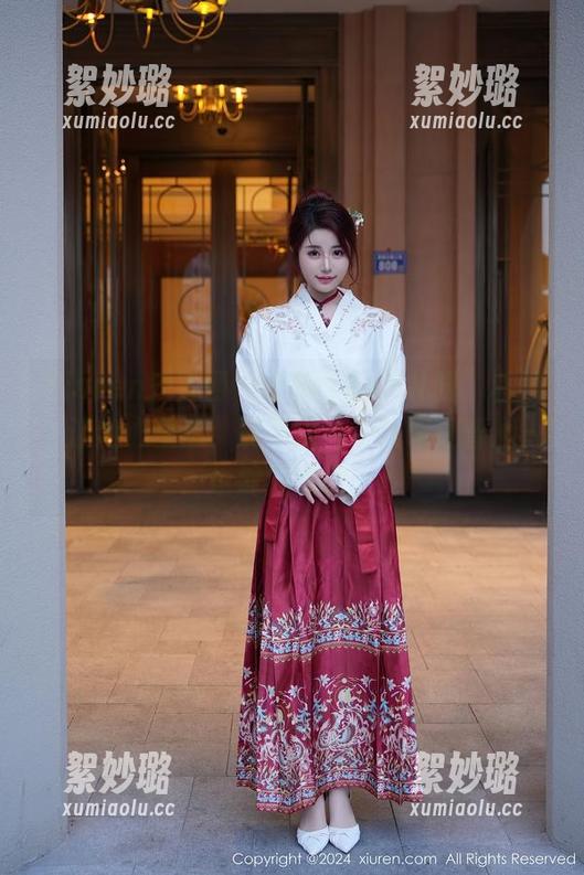 Xiuren秀人网 - 王俪丁的“礼服”私拍，让我心里想，能不能写个攻略让普通人也能成美图。