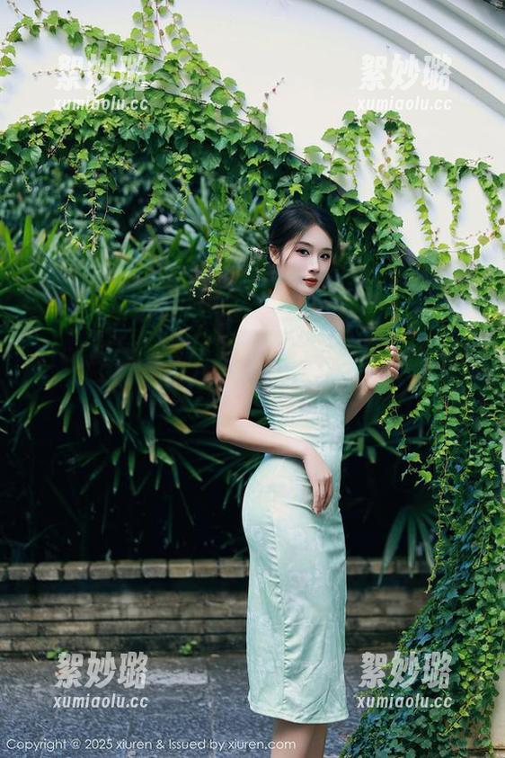Xiuren秀人网 - 王曼柔的定制“厨娘格斗”训练营：吃货们准备好了吗？