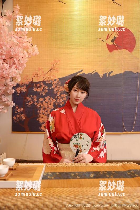 Xiuren秀人网 - 穿上修女袍的陈柒柒，真香！分享个理由让你觉得不冤大头