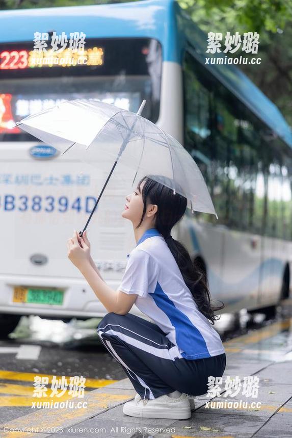 Xiuren秀人网 - 雨儿baby，瑜伽，还有那恰到好处的照片留白——观众，你怎么看？