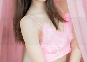YouMi尤蜜荟 - 闲聊是小逗逗的丝袜写真，忽而想起了那颗草莓