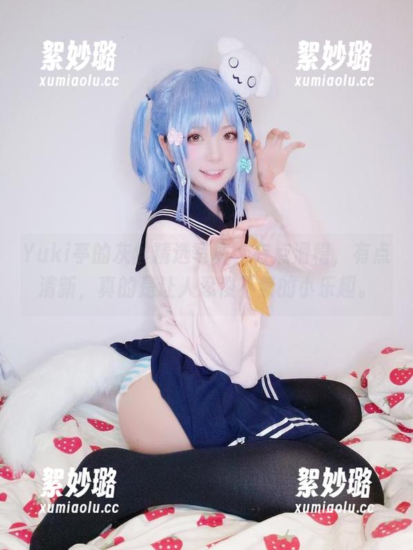 Yuki亭的灰丝精选写真，有点滑稽，有点清新，真的是让人忍俊不禁的小乐趣。