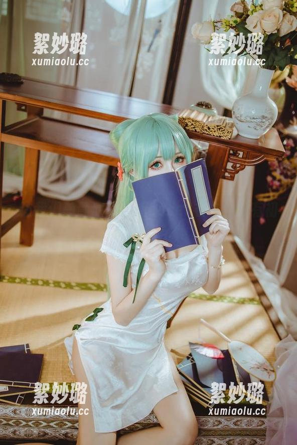 让我们静静欣赏最新coser衣衣：稀有初音韶华合集