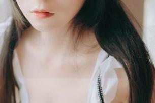 usejan蓝蓝的裸足合集：不穿鞋子的日子有多美