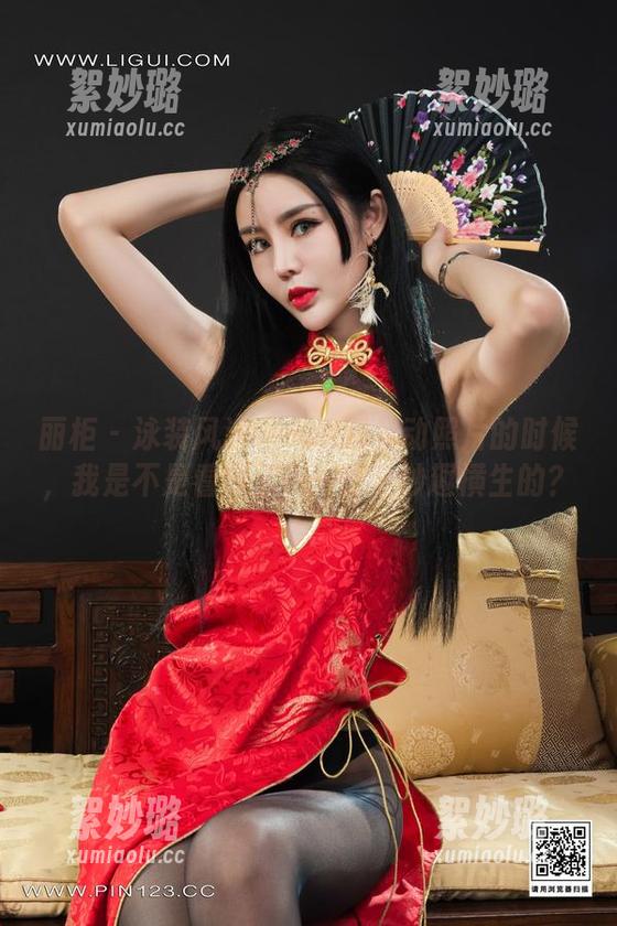 丽柜 - 泳装风波——伊园晃动照片的时候，我是不是看到了……什么妙趣横生的？