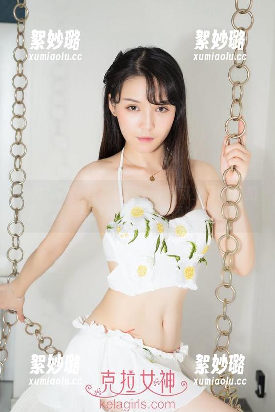克拉女神 - 没想过嘛？苏可可安静的自拍下，原图里暗藏几分不言而喻的情愫。