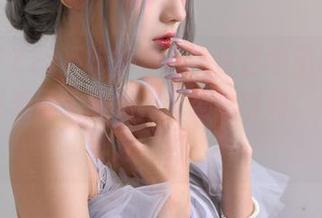 “兔子Zzz不吃胡萝卜”也已经不肤浅了，裸足美图大展现，无圣光时刻，我们光脚之‘力’！