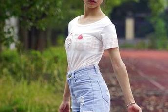 初夏女神 - 安妮的运动低语：免费美图能否阻挡我懒床的决心？