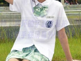 初夏女神 - 环环的字画般私拍，图包里的江南，雨似乎在屏幕外悄悄滴落吗？