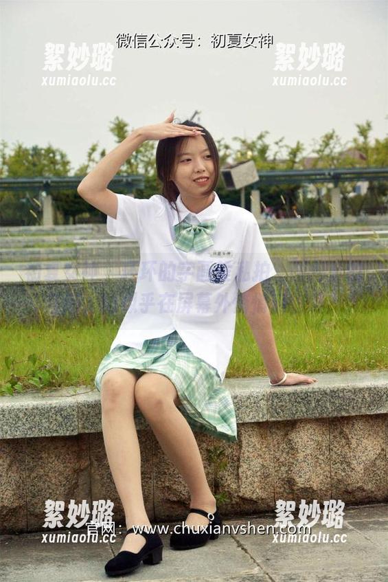 初夏女神 - 环环的字画般私拍，图包里的江南，雨似乎在屏幕外悄悄滴落吗？