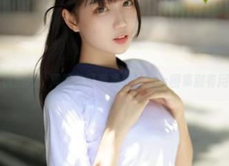 眼镜加成：周叽是可爱兔兔的cos图集别有用心