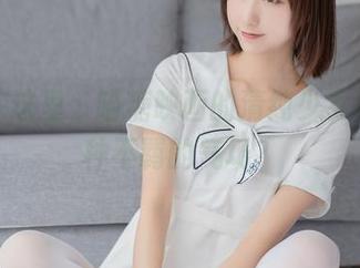 原图在这里，喵糖映画的清纯少女竟然有种不羁的气场？