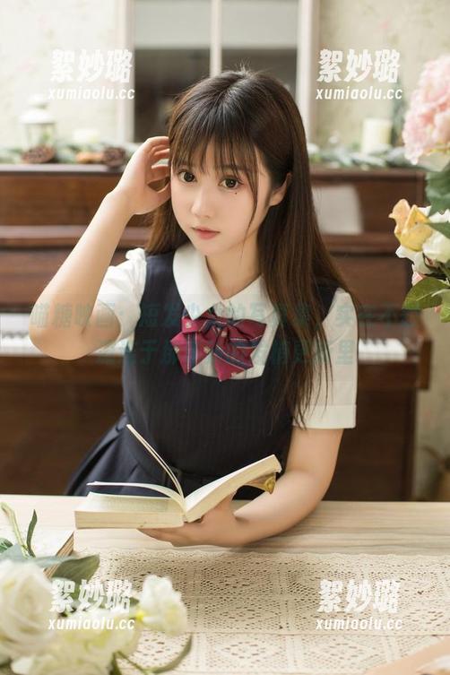 喵糖映画：短发少女的写真集，实在不想流连于那清新的发梢更新里