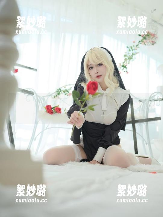 观看大梨子不是御姐的幻想女仆，一边欣赏一边默默想：我能不能也试试？