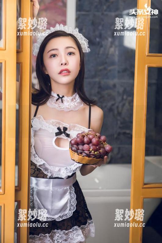 头条女神 - 看蔡楠的“套装”美图，我总觉得下载按钮在诱惑我，真刺激！
