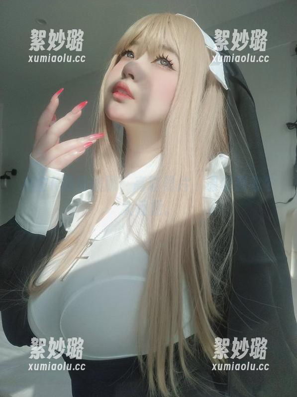 女主K 女主K的瑜伽服,高清照片,偶尔思考个大问题。