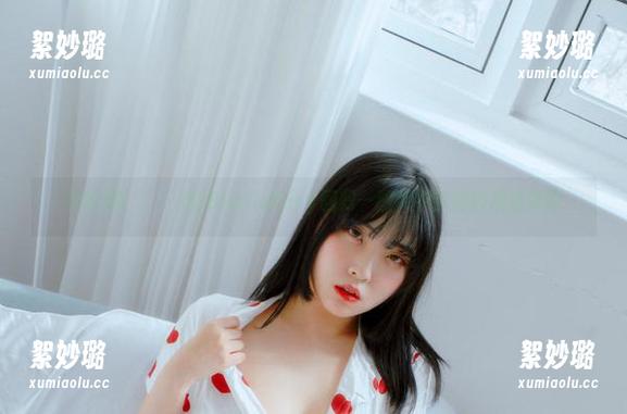宋哈娜(송하나)的Bimilstory回归—图库中的绝妙精选体验