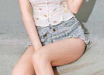 尤蜜荟 - 菲儿的图集：就这种妖艳玉女，大家都想看吧？分享一下吧，嘿嘿。