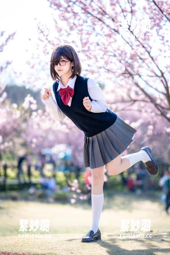 幼爱youmeko最强更新，小琪在JK制服中舞动得让人有种…不讲理的魔力！