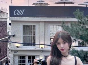 炫酷又随意，怡子yiii在校园里的私房秀