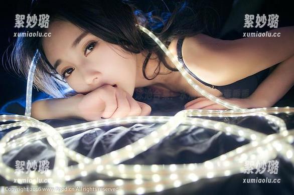 推女神 - “雪Baby”泳池合集：水浪漫，心事重重
