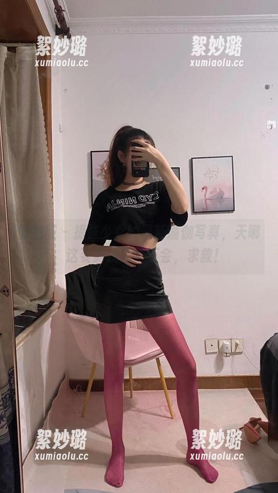 微密圈 - 提袜少女的最新瑜伽写真，天哪，这姿势我真学不会，求救！