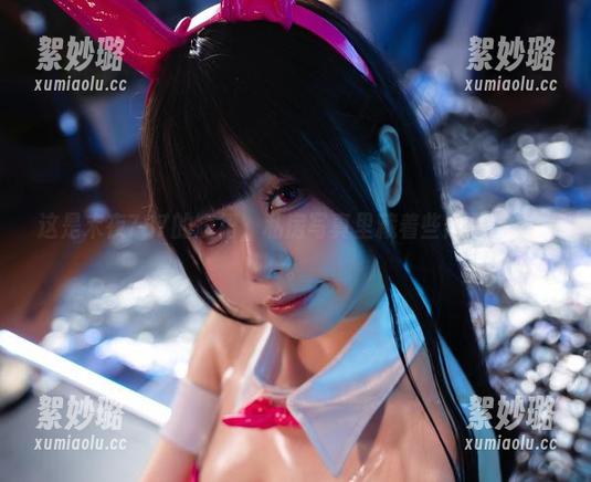 这是末夜787的短裙，私房写真里藏着些闷骚小想法。
