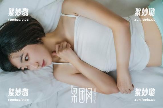 果团网-莫雅淇 果团网 - 莫雅淇的毛衣图集,秋冬必备!不过这几张我觉得拍得是美了点…