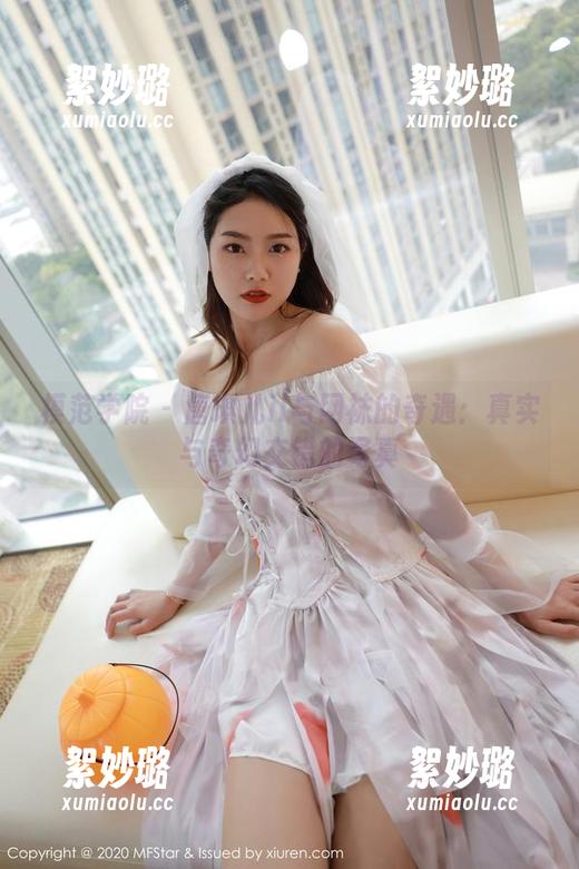 模范学院 - 唐琪儿il与网袜的奇遇：真实与奇幻交错的写真