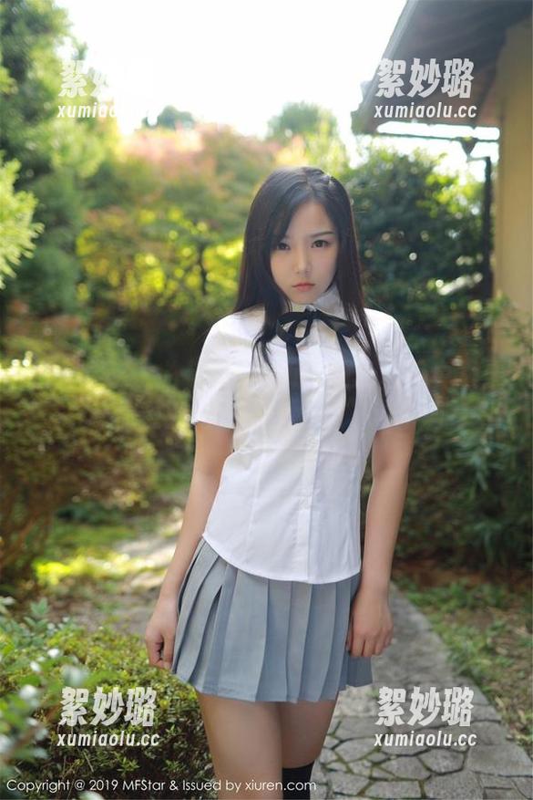 模范学院 - 许诺Sabrina的粉色写真集：让你重新认识“少女心”这个词
