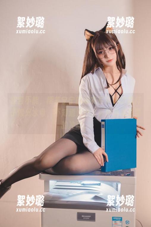 欲罢不能，樱井宁宁的泳衣写真看的我样子像只水母，不知道为什么有种向海里漂的冲动。