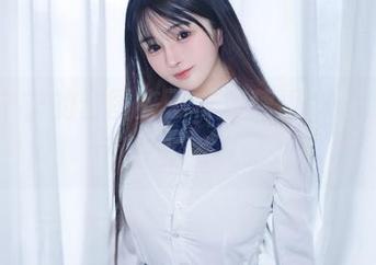 樱井宁宁的套图来了，加藤惠cos让人忍不住多看几眼.