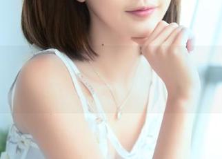 王羽杉的粉色连衣裙：下载这么美的图，我基本要哭了！