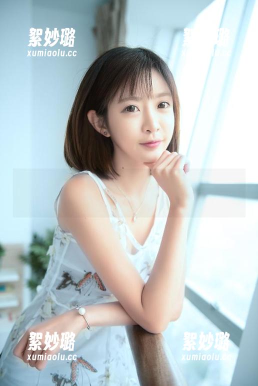 王羽杉的粉色连衣裙：下载这么美的图，我基本要哭了！