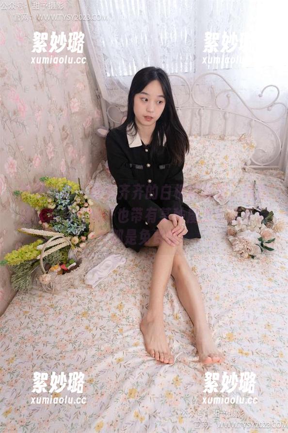 甜予摄影 - 钦佩齐齐的白棉袜造型，咋就让人感到这袜子也带有某种魔力？这些照片都是免费的！