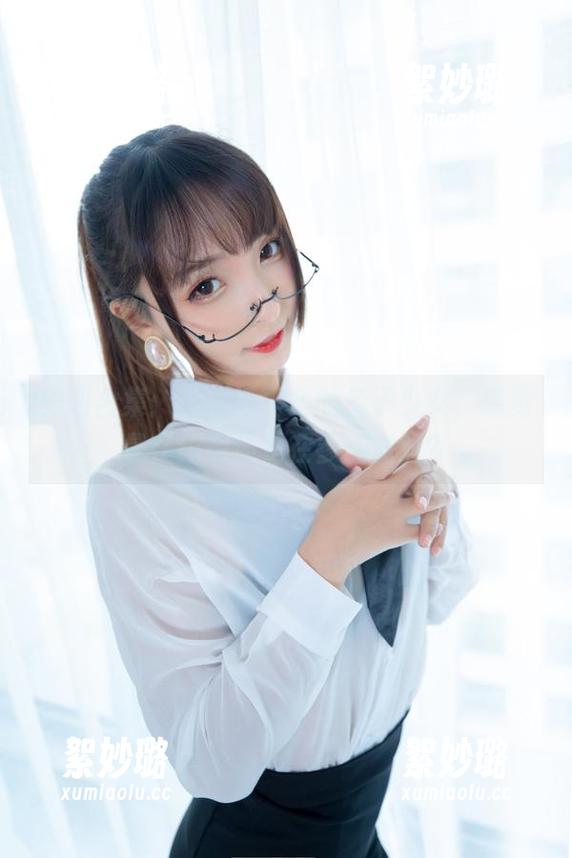 美图合集：神乐坂真冬的兔子少女，感觉是在约会还是在参加派对？