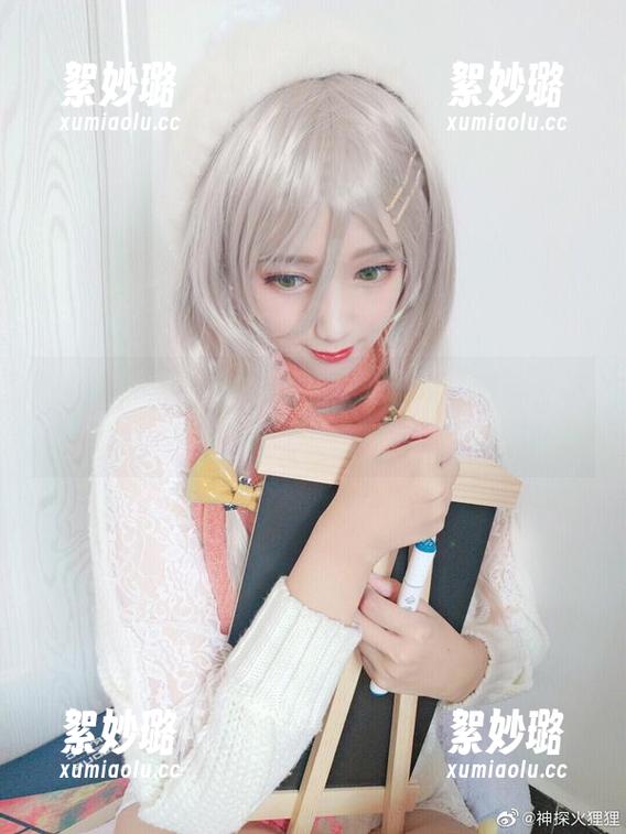 神探火狸狸的最新写真，95式夏鸣蝉，这样拍究竟谁会喜欢？